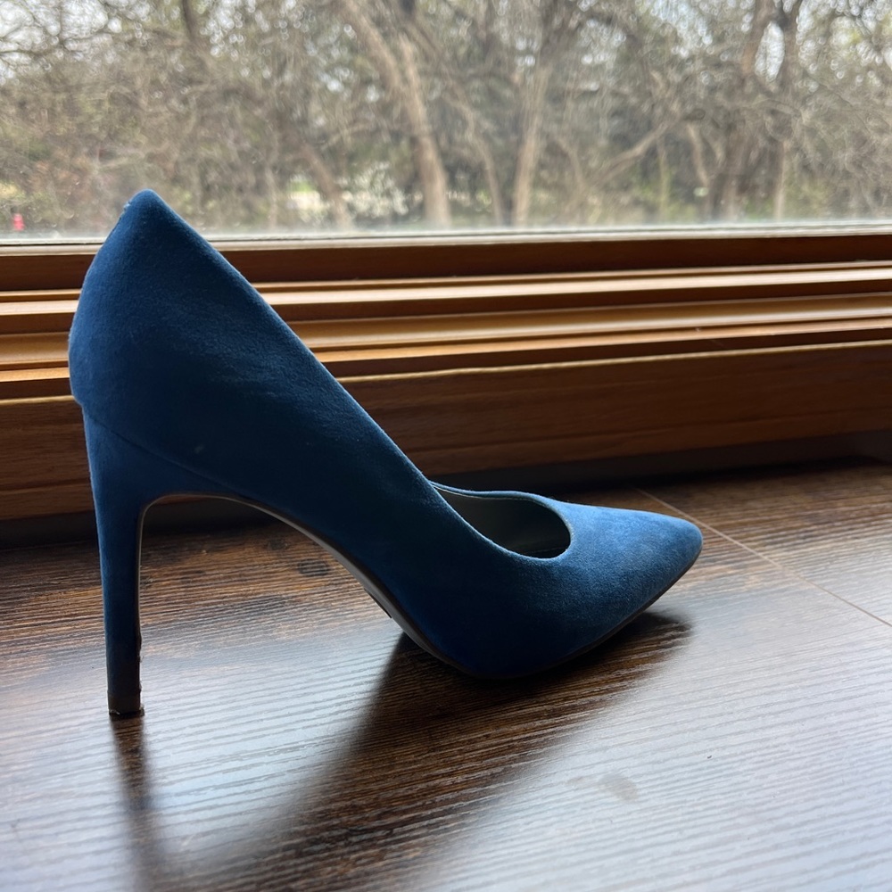 Blue Pumps - Picture 3 of 3